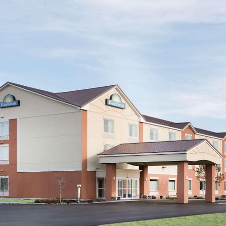 Days Inn By Wyndham Watertown Fort Drum Evans Mills Esterno foto