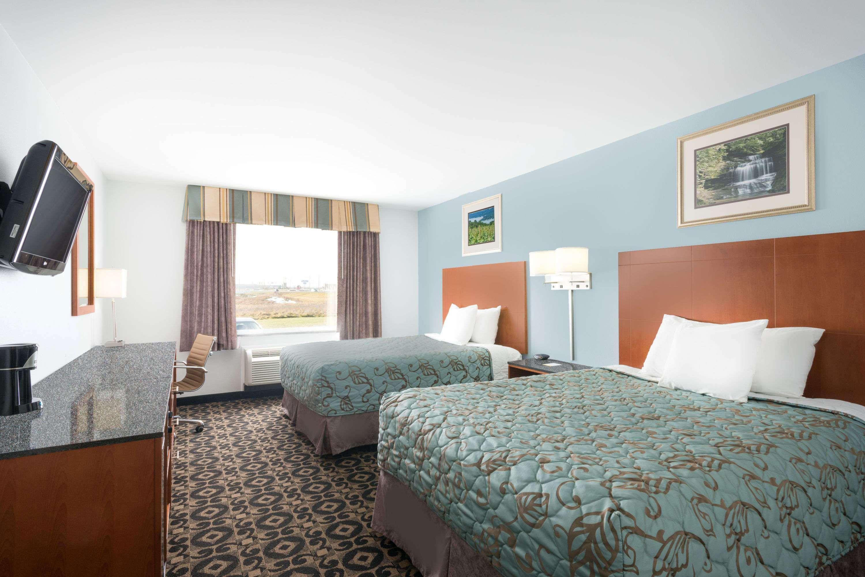 Days Inn By Wyndham Watertown Fort Drum Evans Mills Esterno foto