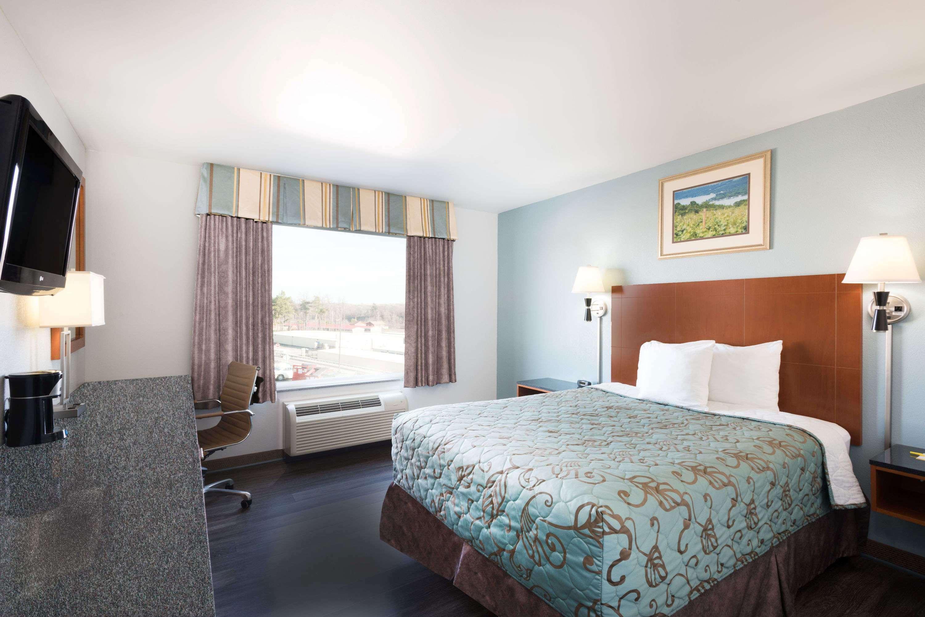 Days Inn By Wyndham Watertown Fort Drum Evans Mills Esterno foto