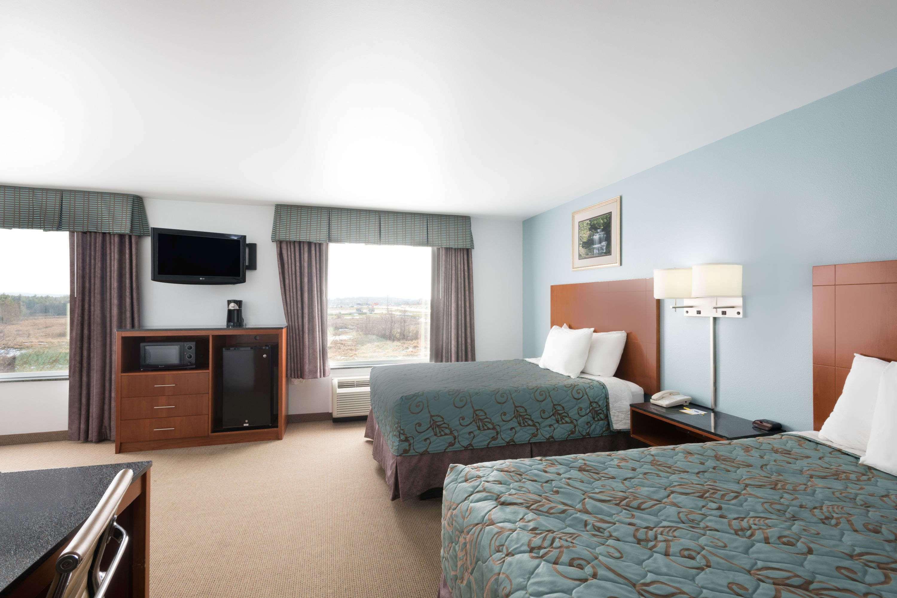 Days Inn By Wyndham Watertown Fort Drum Evans Mills Esterno foto