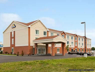 Days Inn By Wyndham Watertown Fort Drum Evans Mills Esterno foto